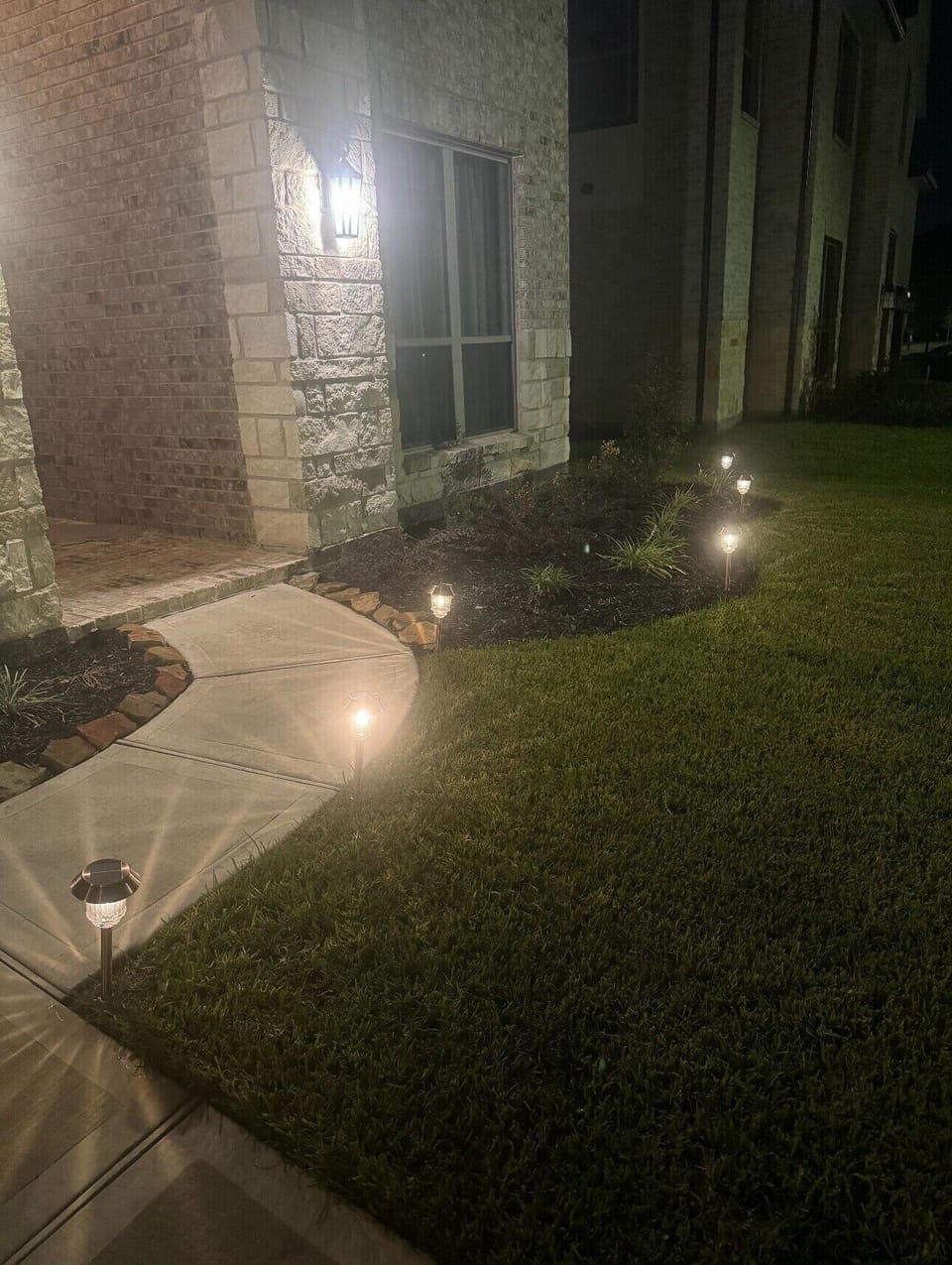 Well appointed front yard