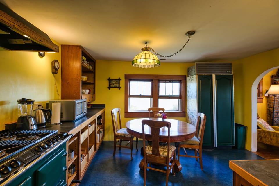 Aga range w/ electric ovens & gas stovetop. Microwave/airfryer/oven.