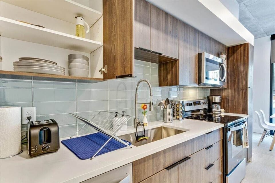 [Kitchen] Fully stocked & equipped