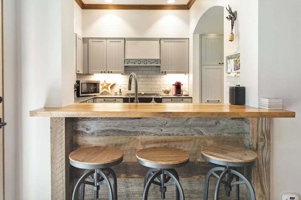 Breakfast bar