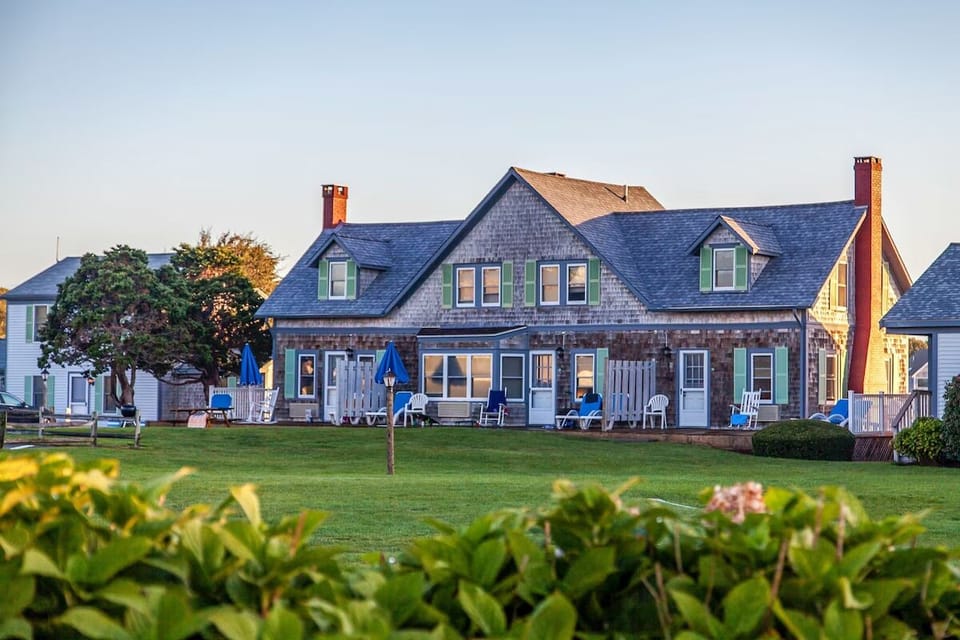 Step outside to charming coastal cottages and fresh ocean air.
