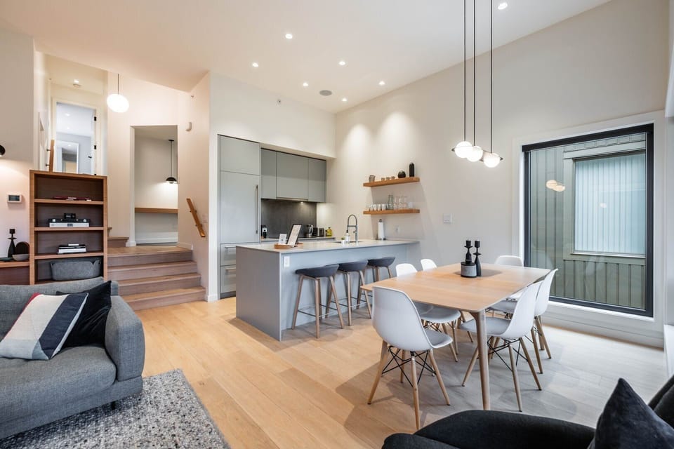 Property #3144: Open floor plan