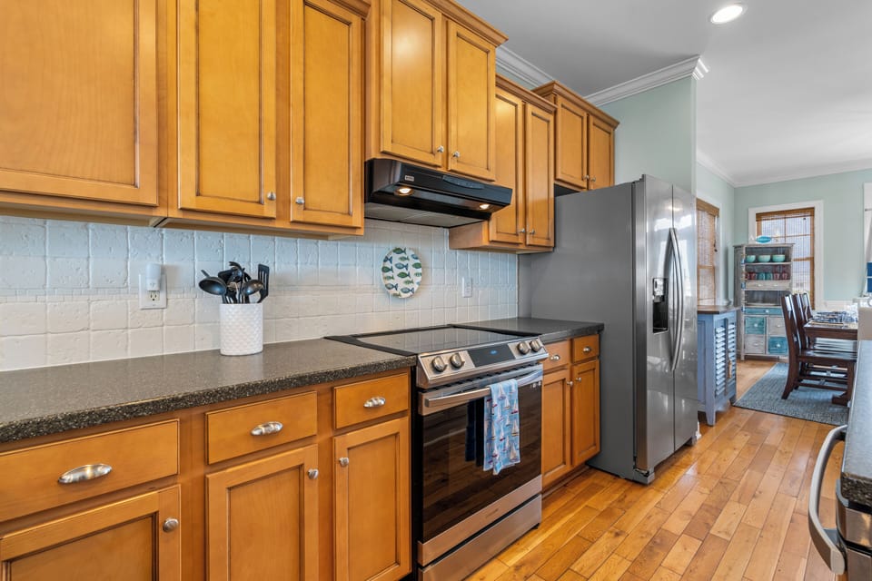 Kitchen - Electric Stove and Oven