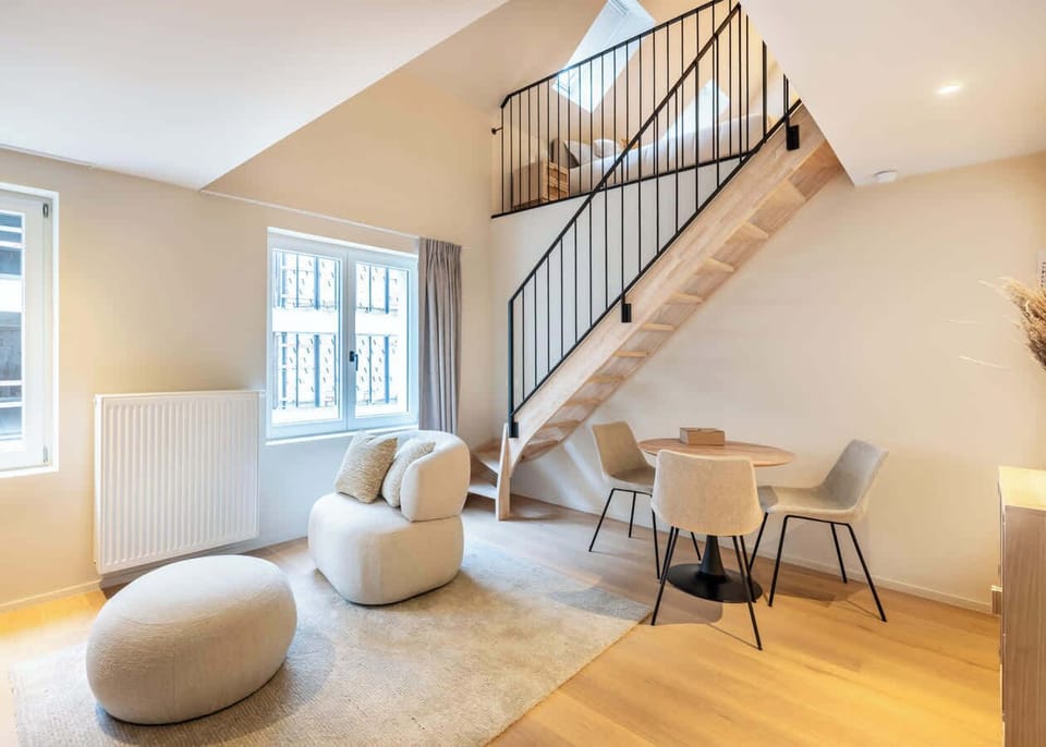 Stylish duplex studio with high-quality materials in the center of Ghent.