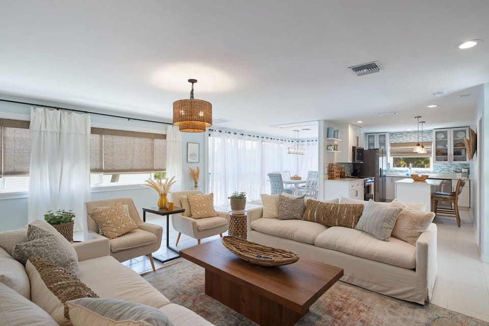 Gorgeous newly renovated two bedroom home near beaches, shopping, and more!