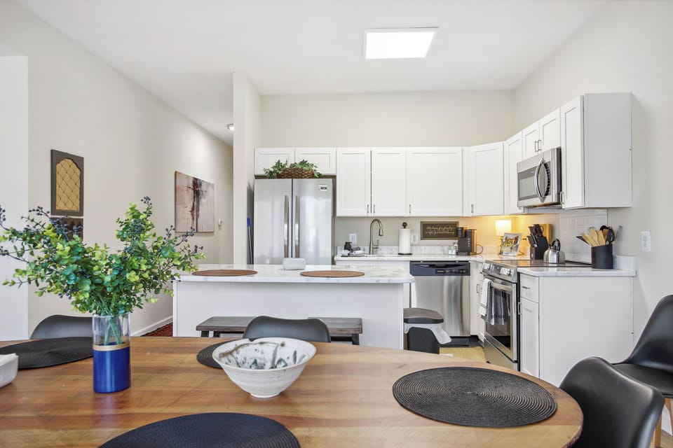 Full kitchen perfect for cooking gourmet meal
