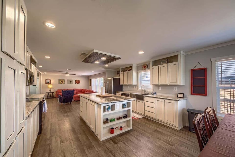 Fully Equipped kitchen with all your cooking essentials! 