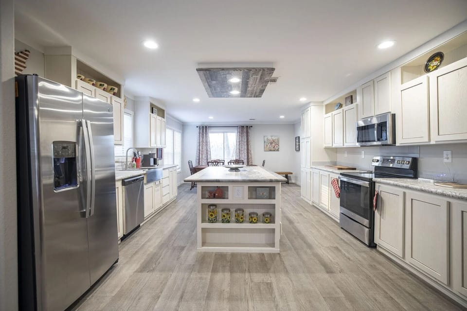 Fully Equipped Kitchen with all your essentials!