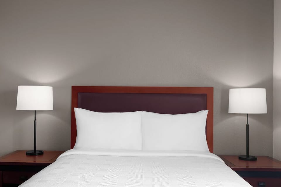 Unit with 1 King Bed