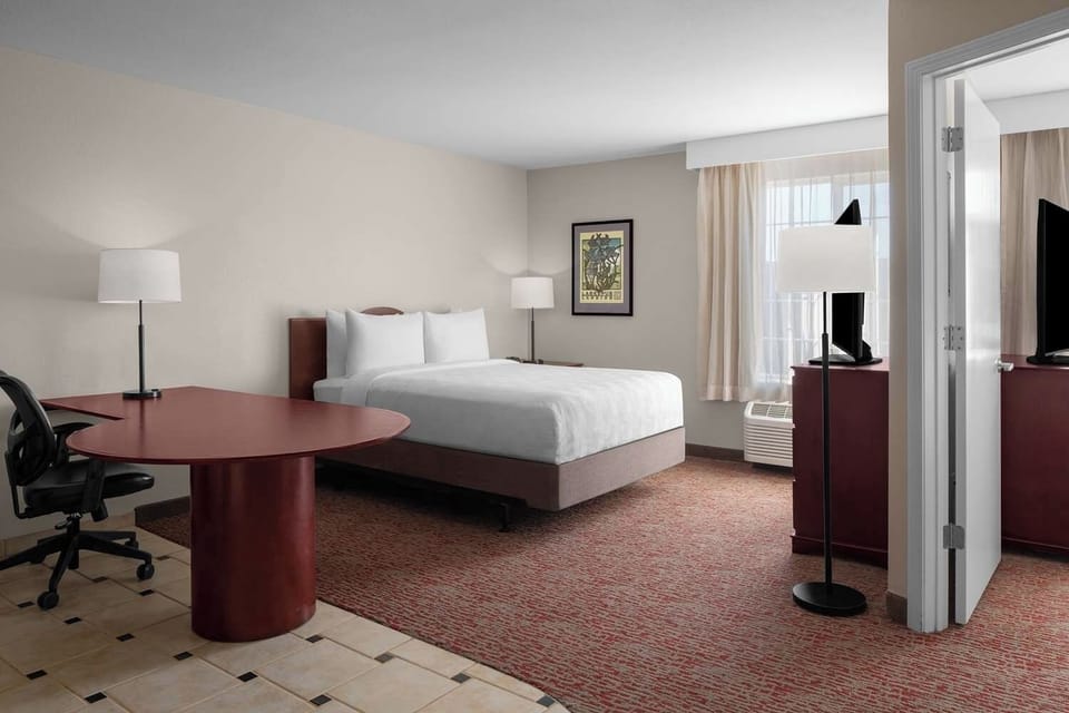 Unit with 1 queen bed