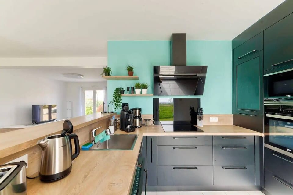 Ae30520b 9b64 4b88 9bb8 bf179efd8375