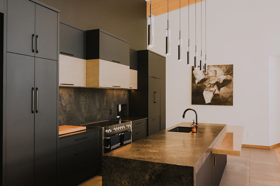 The Great Room: Guest Kitchen