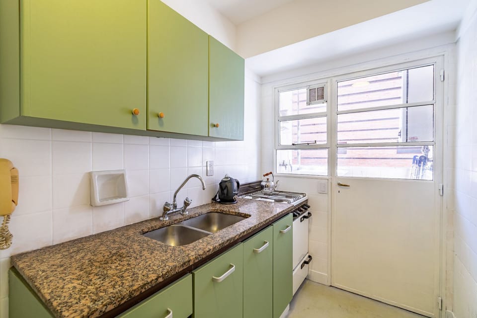 Food and drinks,Lunch,Coffee / tea facilities,Dinner,Kitchen or kitchenette,Breakfast