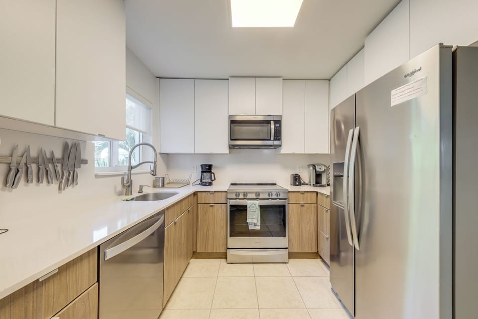 Kitchen | Cooking Basics | Keurig & Drip Coffee Makers | Toaster
