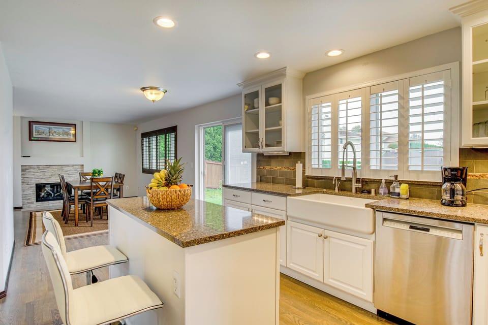 Kitchen | Coffee Maker | 1st Floor