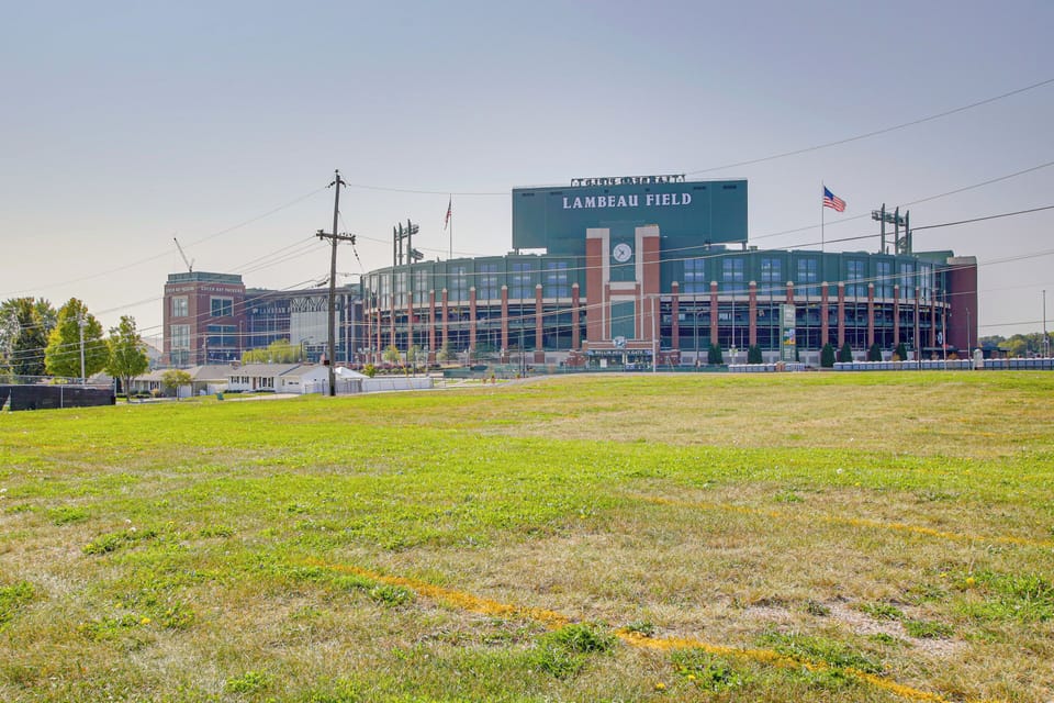 Walk to Lambeau Field