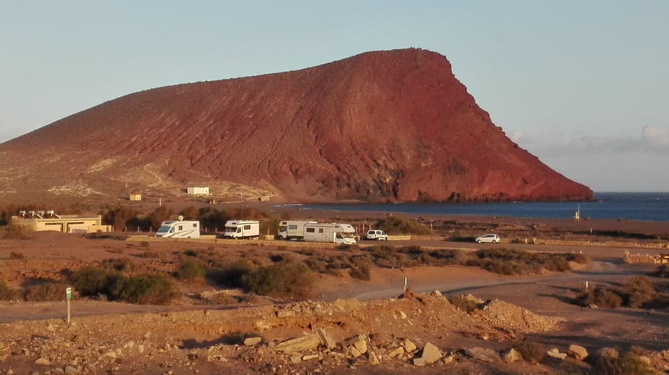 Montaña Roja y la playa nudista de La Tejita (FKK)