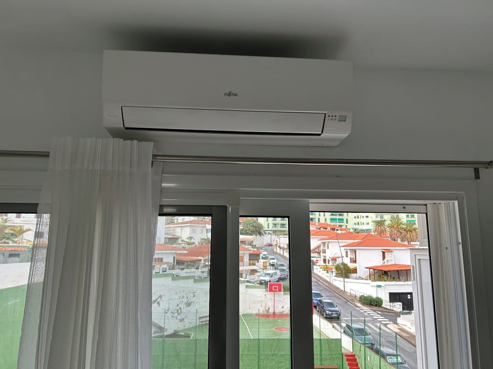 AC