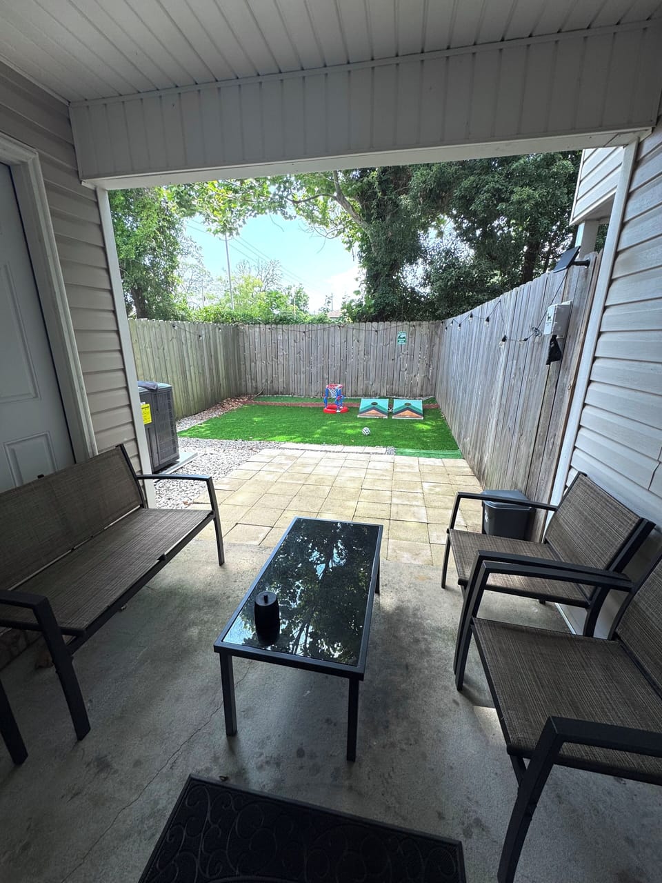 Clean turf installed—because dogs deserve luxury too!