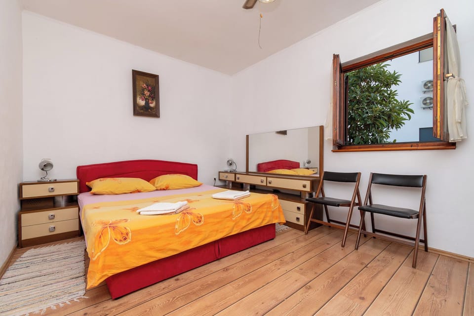 Apartment Jakov (108031-A1) - Okrug Gornji (Ciovo) Apartment in Okrug Gornji