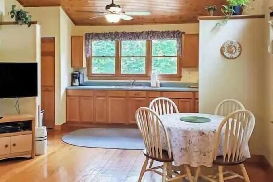 1512bf7d 5d6d 4caa 8a10 a5278aed9835