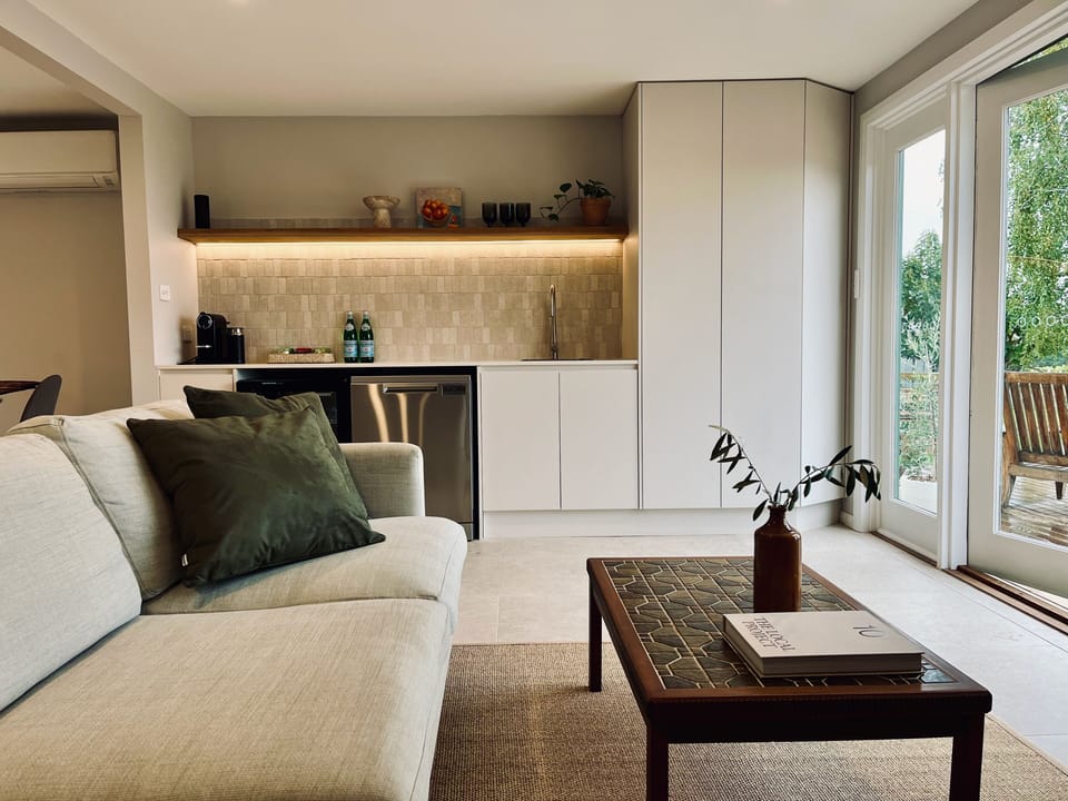 VILLA - living and kitchenette