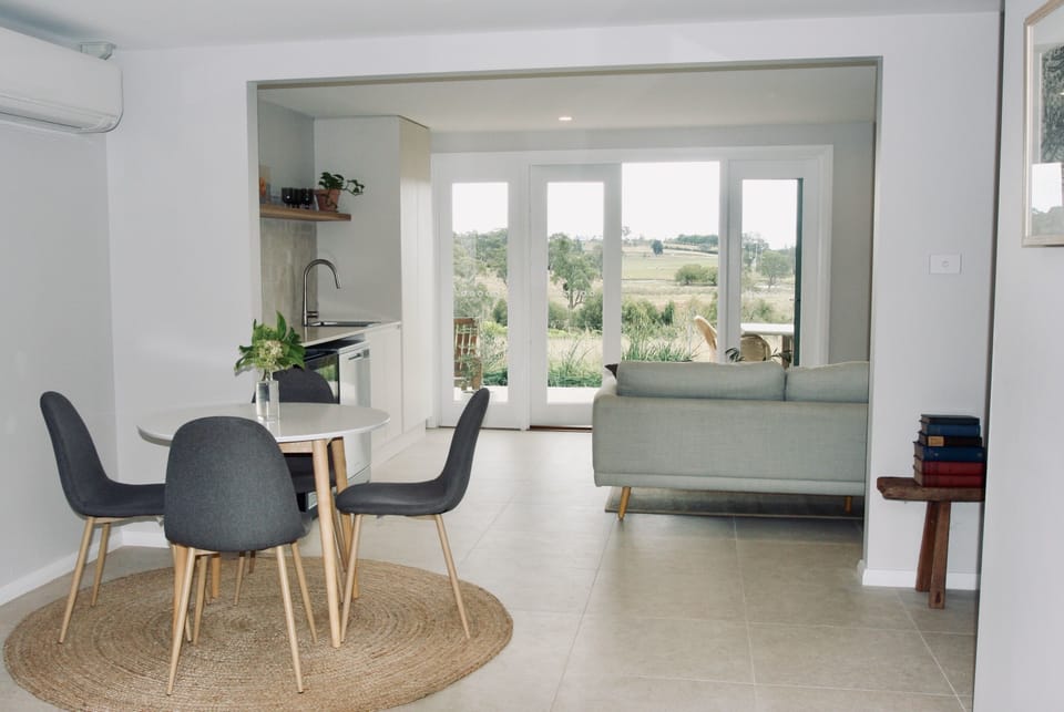 VILLA - dining, living and kitchenette