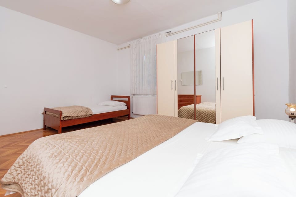 Apartment Lilac (11096-A1) - Arbanija (Ciovo) Apartment in Split-Dalmatia County