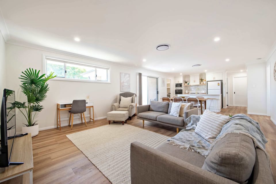 Living area + Smart Tv