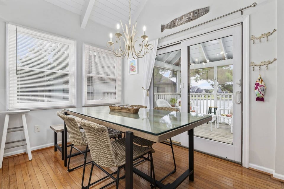 Dining with direct access to covered deck