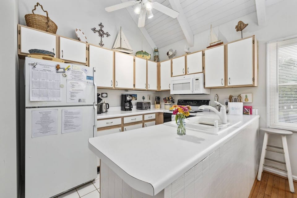 Kitchen with Everything you need to plan the perfect meal!