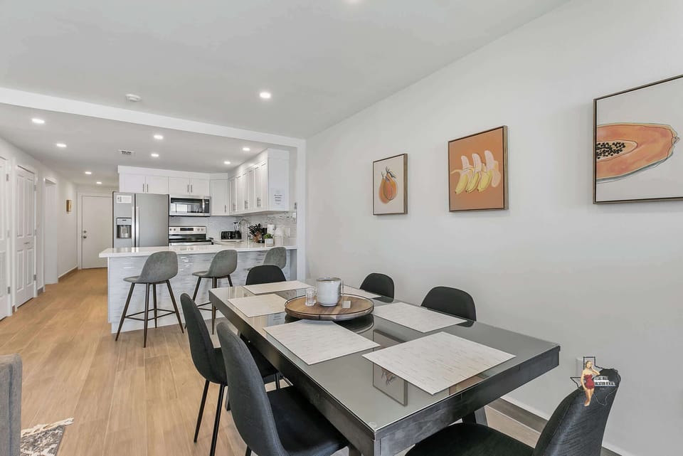 The dining table can accommodate 6 guests