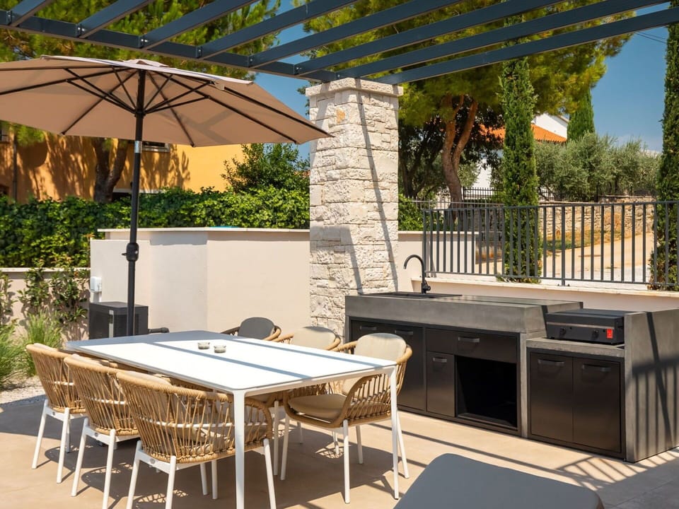 Table, Furniture, Property, Building, Plant, Chair, Shade, Outdoor Furniture, Outdoor Table, Architecture