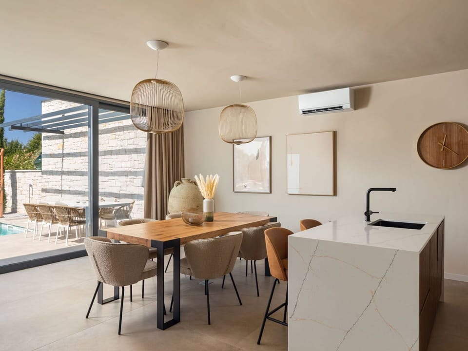 Table, Furniture, Property, Wood, Building, Interior Design, Lighting, Floor, Chair, Flooring