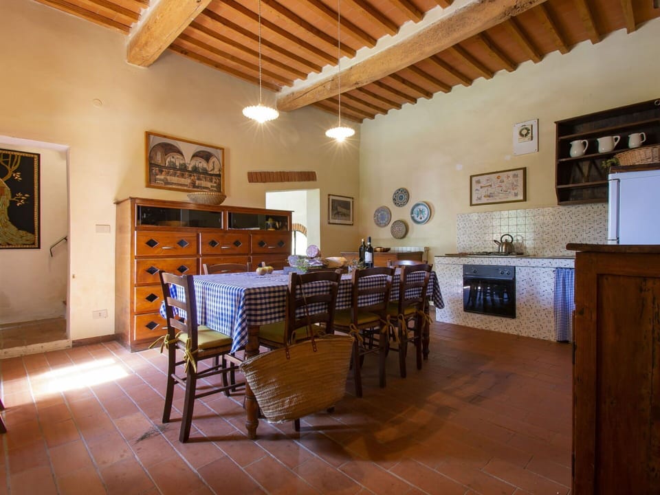 Picture Frame, Wood, Interior Design, Building, Floor, House, Flooring, Living Room, Hardwood, Real Estate