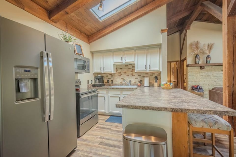 Fully stocked kitchen to enjoy with family and friends after a day of exploring!