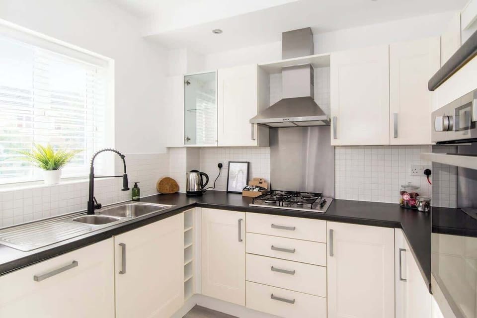 Davies Close, Market Harborough - Host & Stay