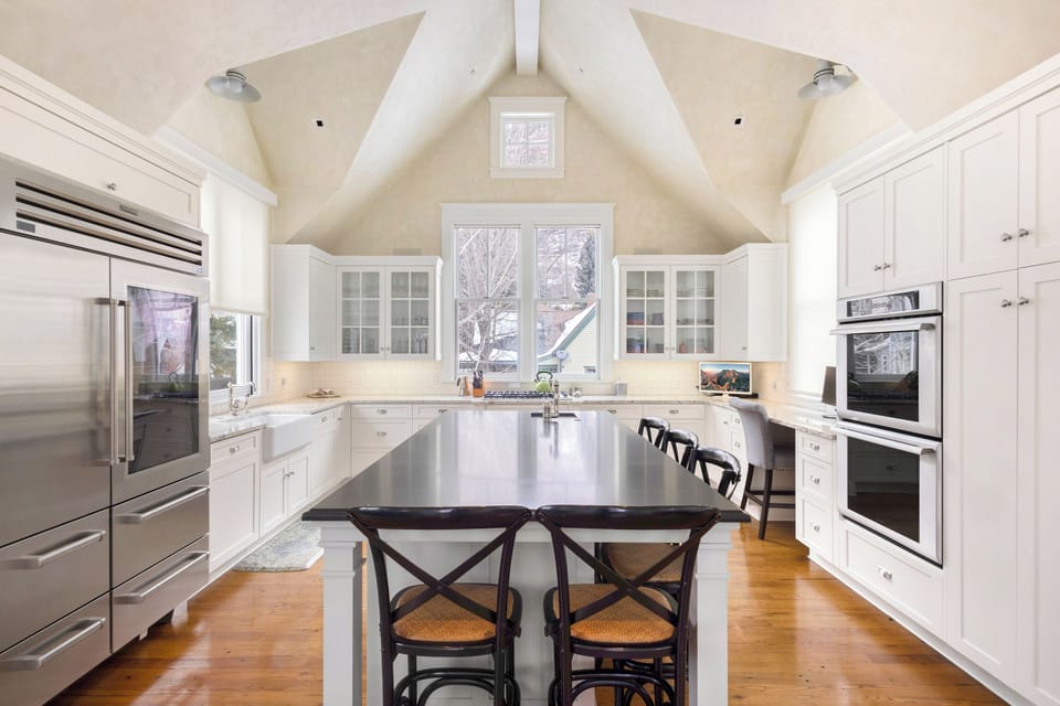 3.0-spruce-house-telluride-kitchen (7)