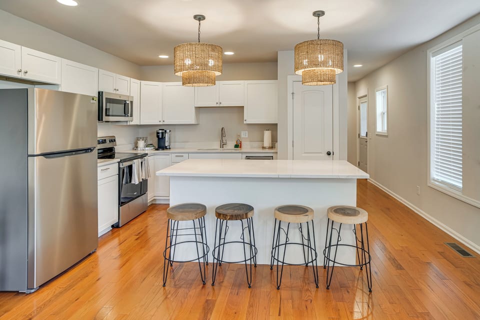 Kitchen | Trash Bags/Paper Towels