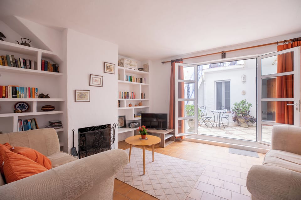Sitting Room And Courtyard