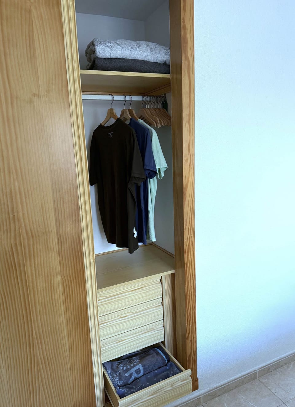 Second bedroom/children's room