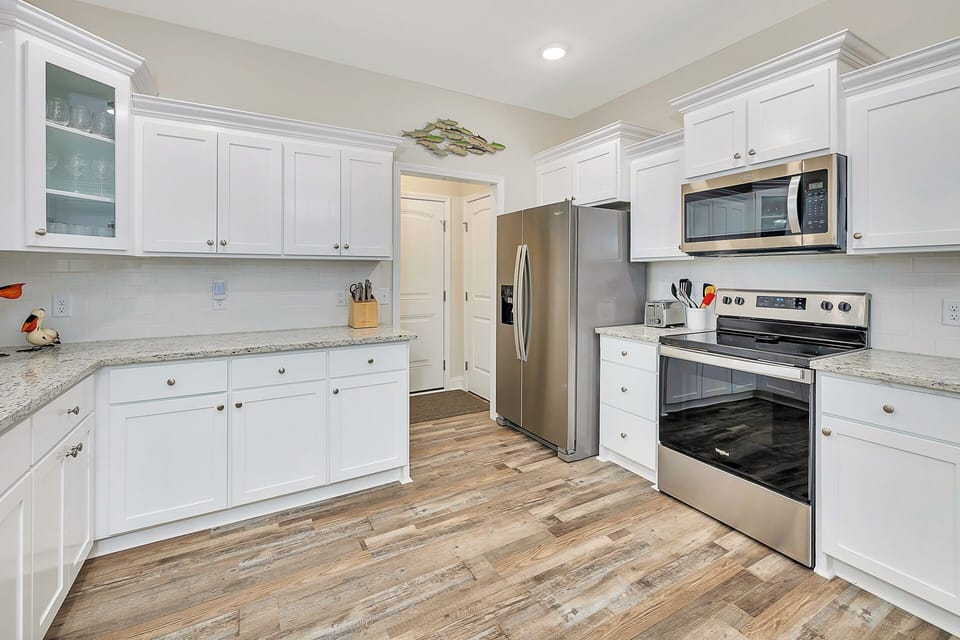 Full size refrigerator and ice machine 