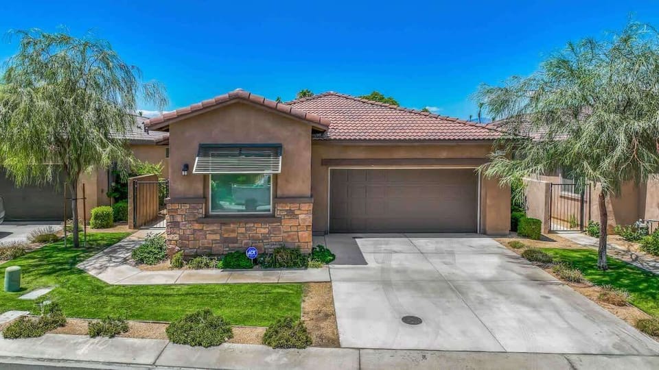 3 Bedroom 3 Bathroom home located in the Indian Palms Country Club, with access to the golf course. Backyard includes Pool and Spa perfect for entertaining.