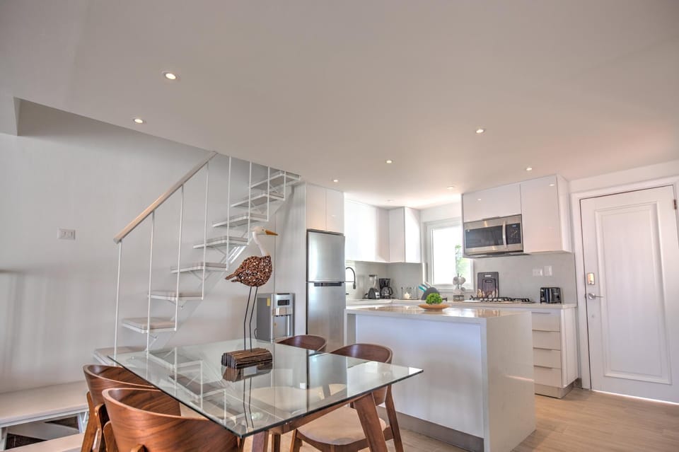 TesCosy Beachfront 2 BDR Apartment. STM G406 (2567)