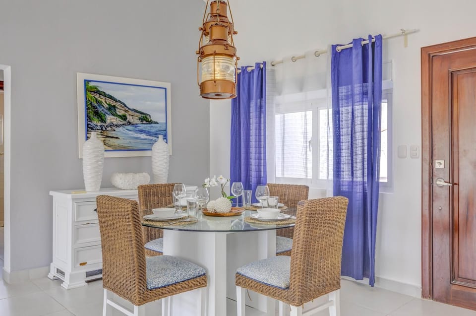 Beautiful Beachfront 2-BDR. STM D301 (540)