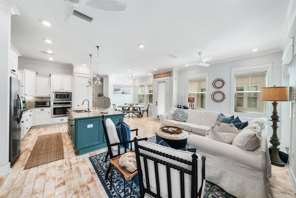 Beautiful Adventures | Main Living Area | 1st Floor