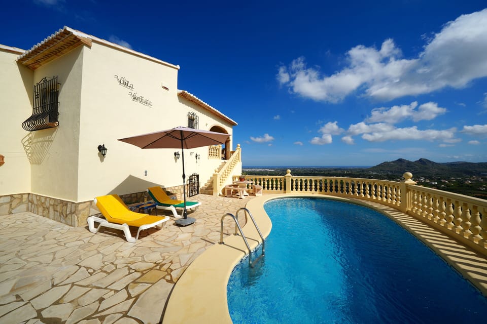 Poolterrasse (2)