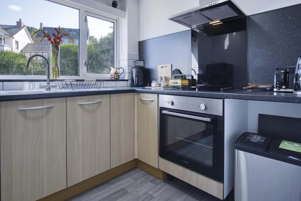 High Deck - 1 Bedroom Apartment - Saundersfoot (23921)