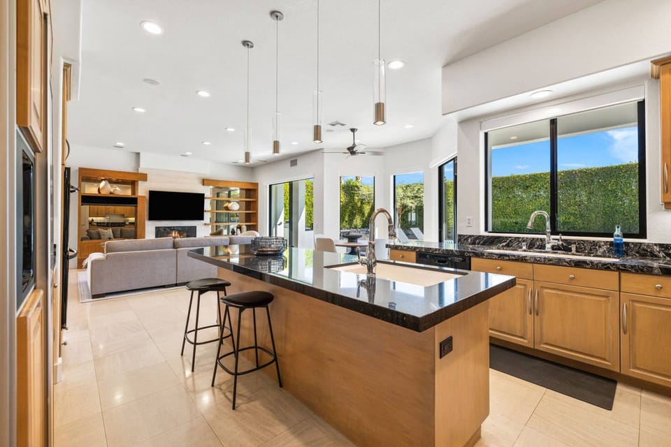 Open Kitchen