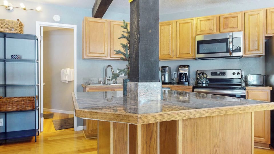 Fully furnished and equipped kitchen